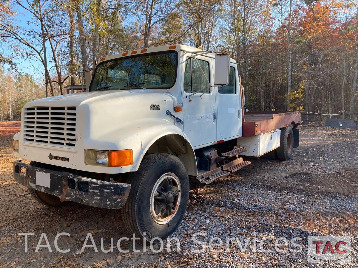 1995 International 4700 Flatbed Truck