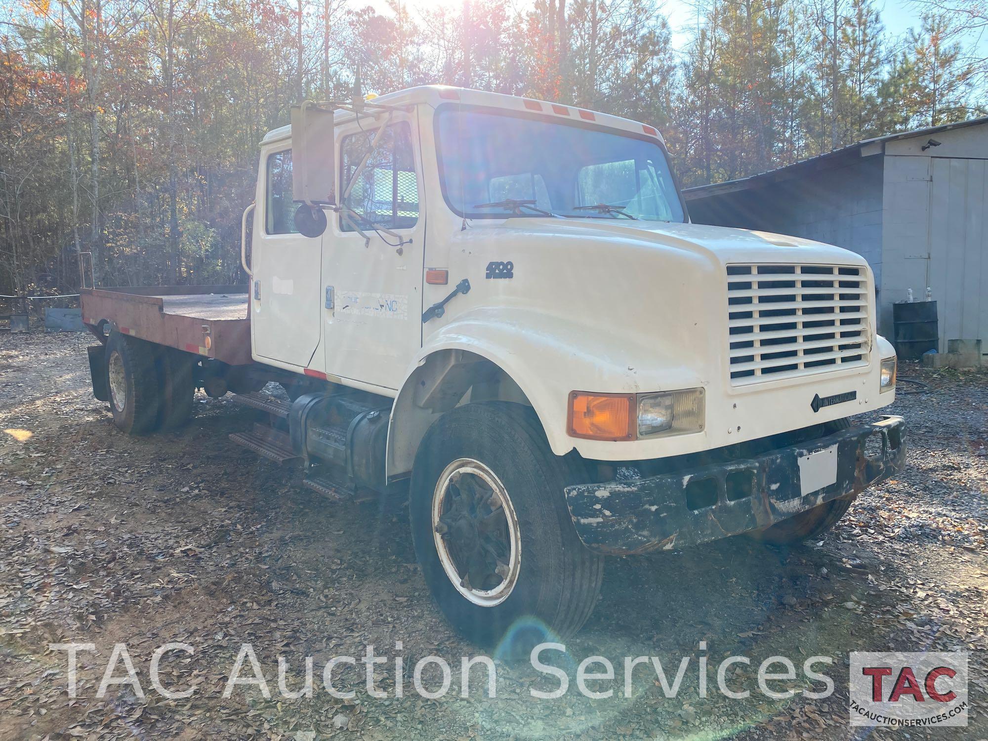 1995 International 4700 Flatbed Truck