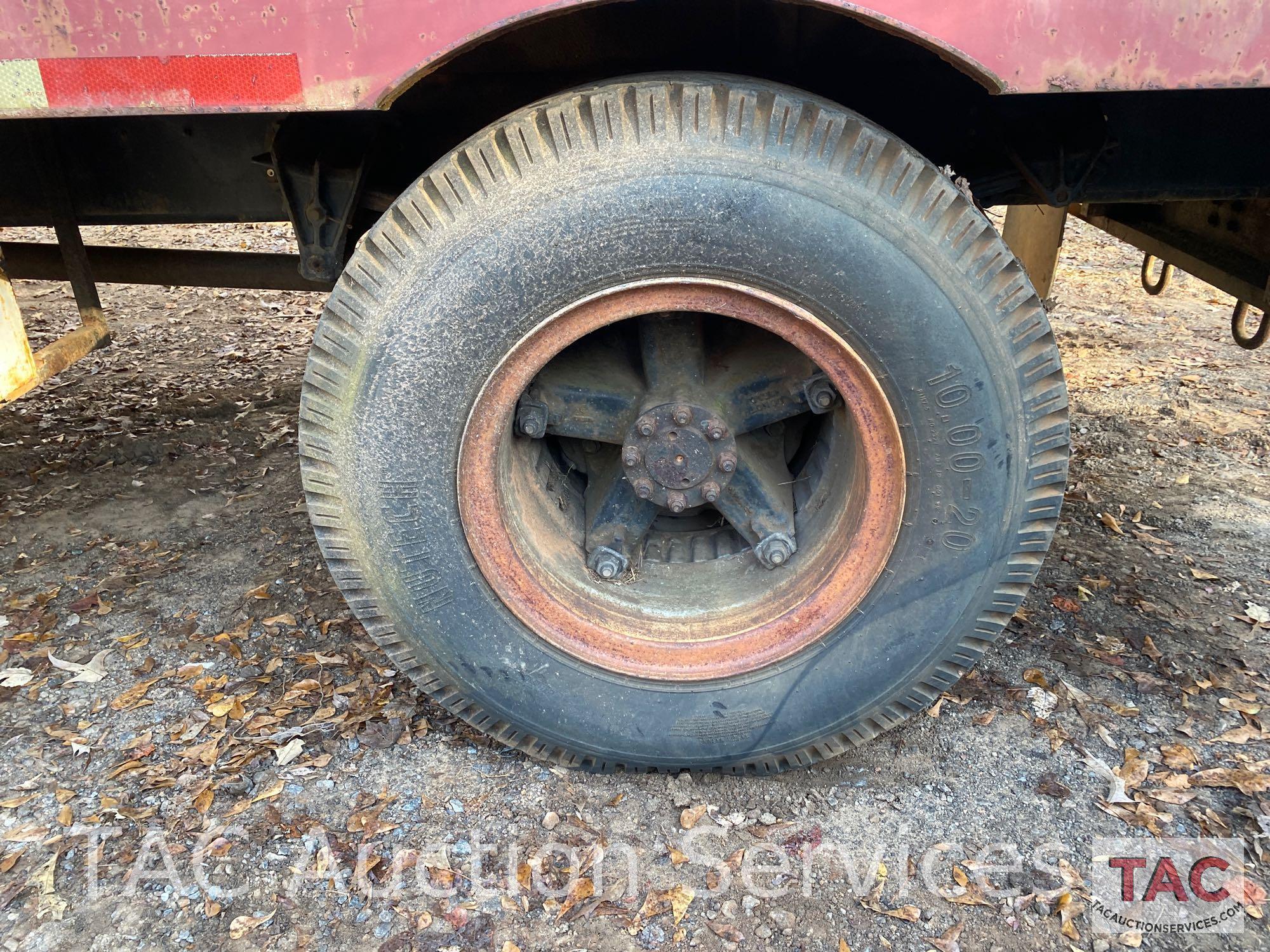 1995 International 4700 Flatbed Truck