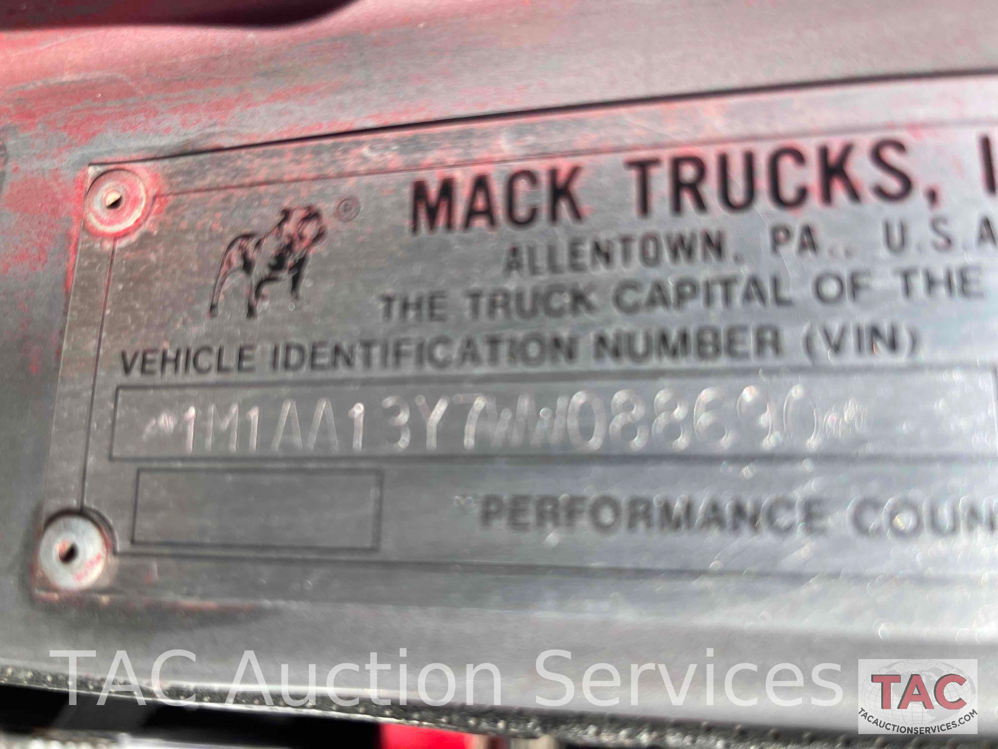 1998 Mack CH613 Water Truck