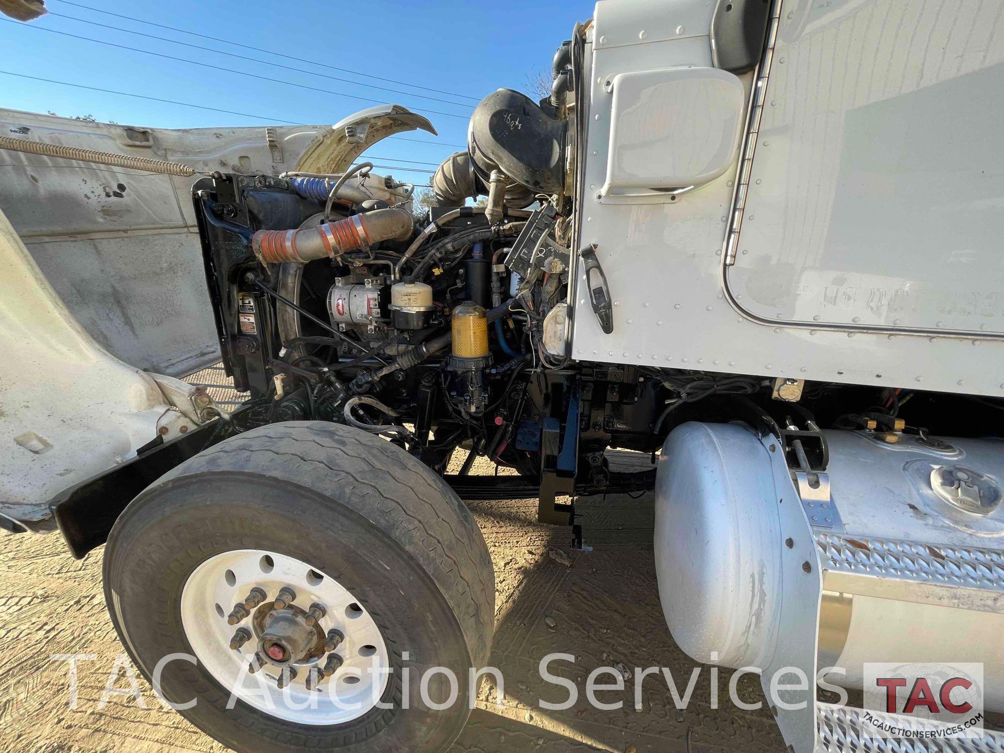 2012 Peterbilt 365 Roll Off Truck