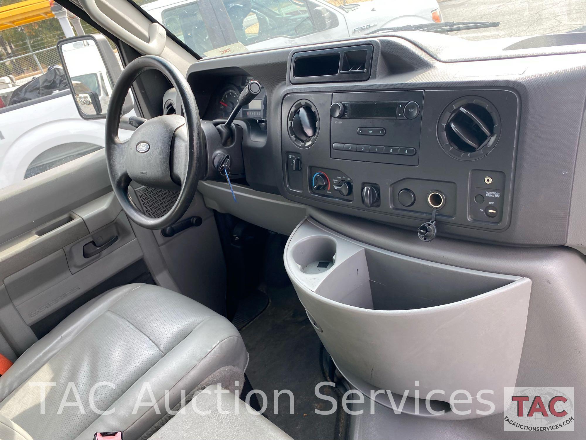 2014 Ford E-350 Box Truck