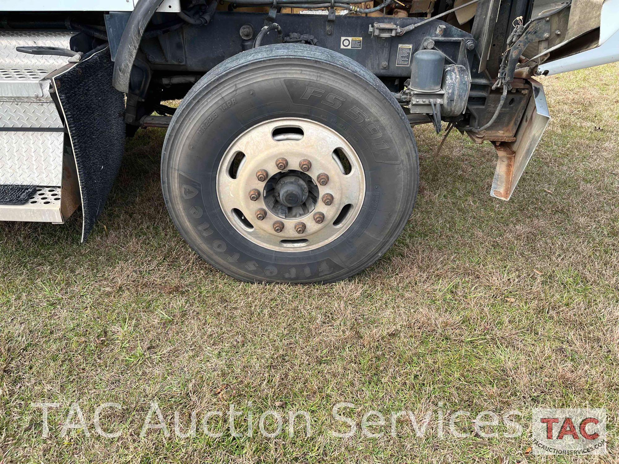 2005 Kenworth T800 Winch Truck