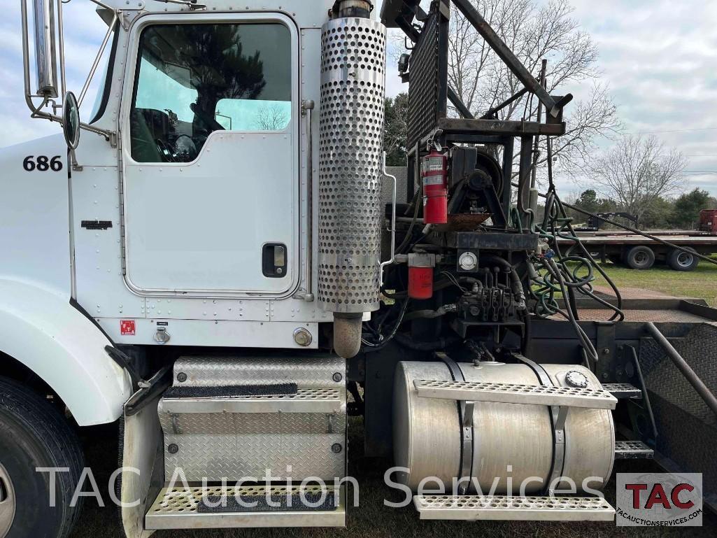 2005 Kenworth T800 Winch Truck