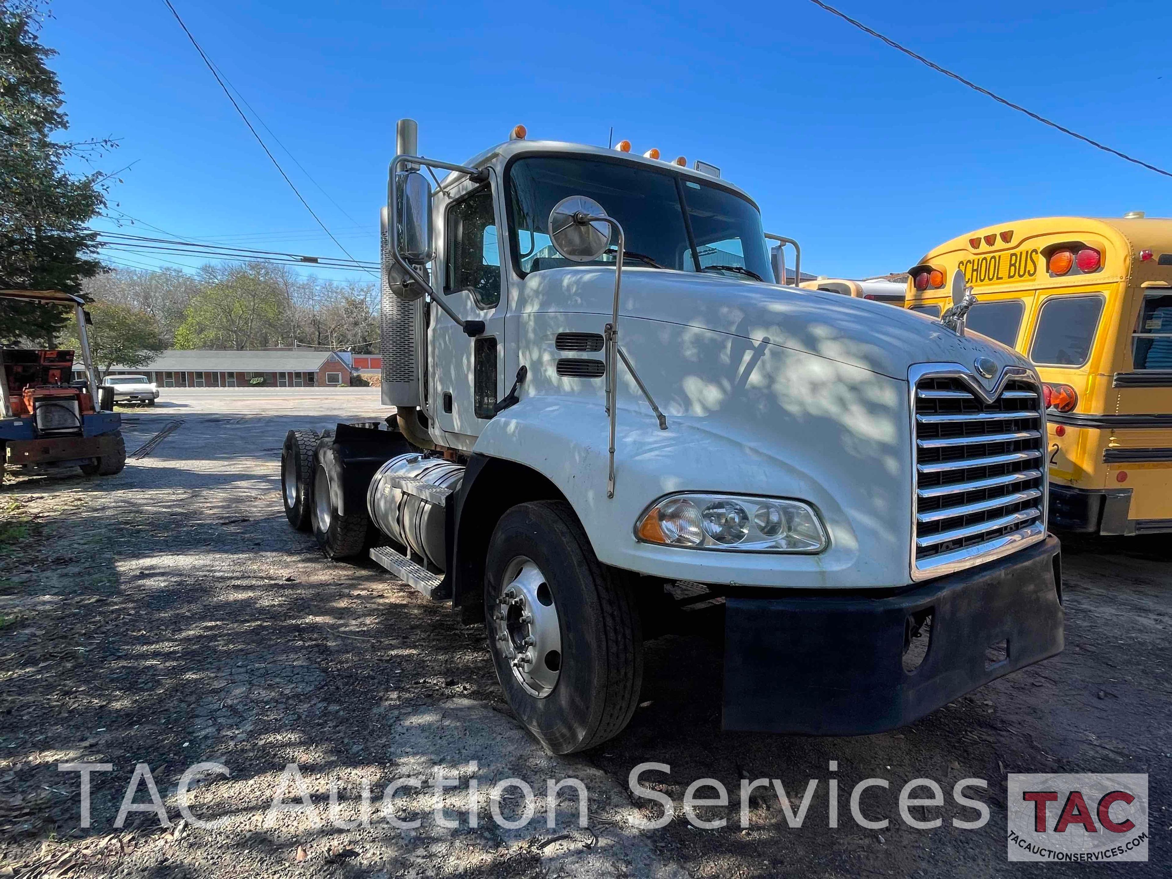 2007 Mack CXN613 Day Cab