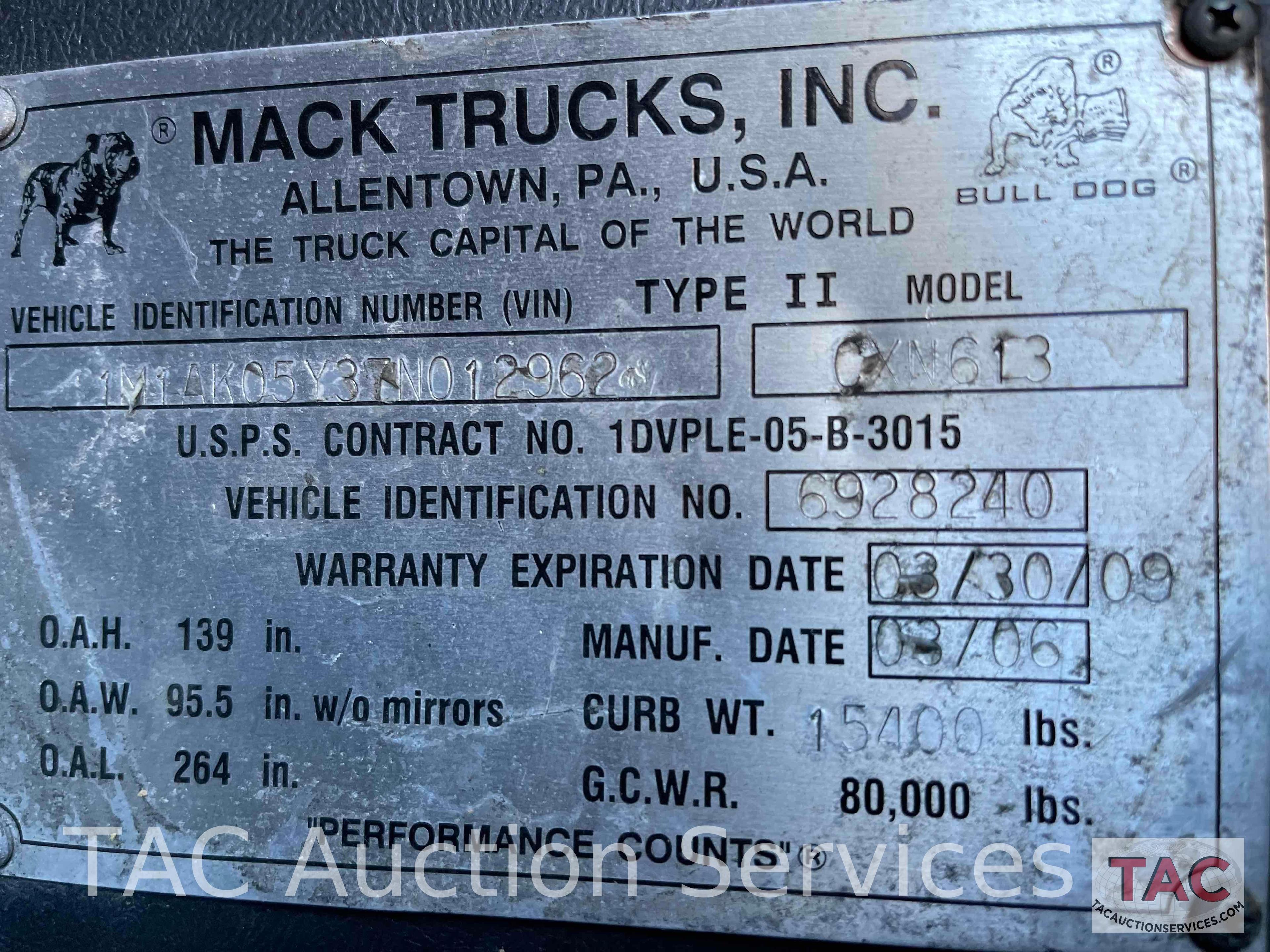 2007 Mack CXN613 Day Cab