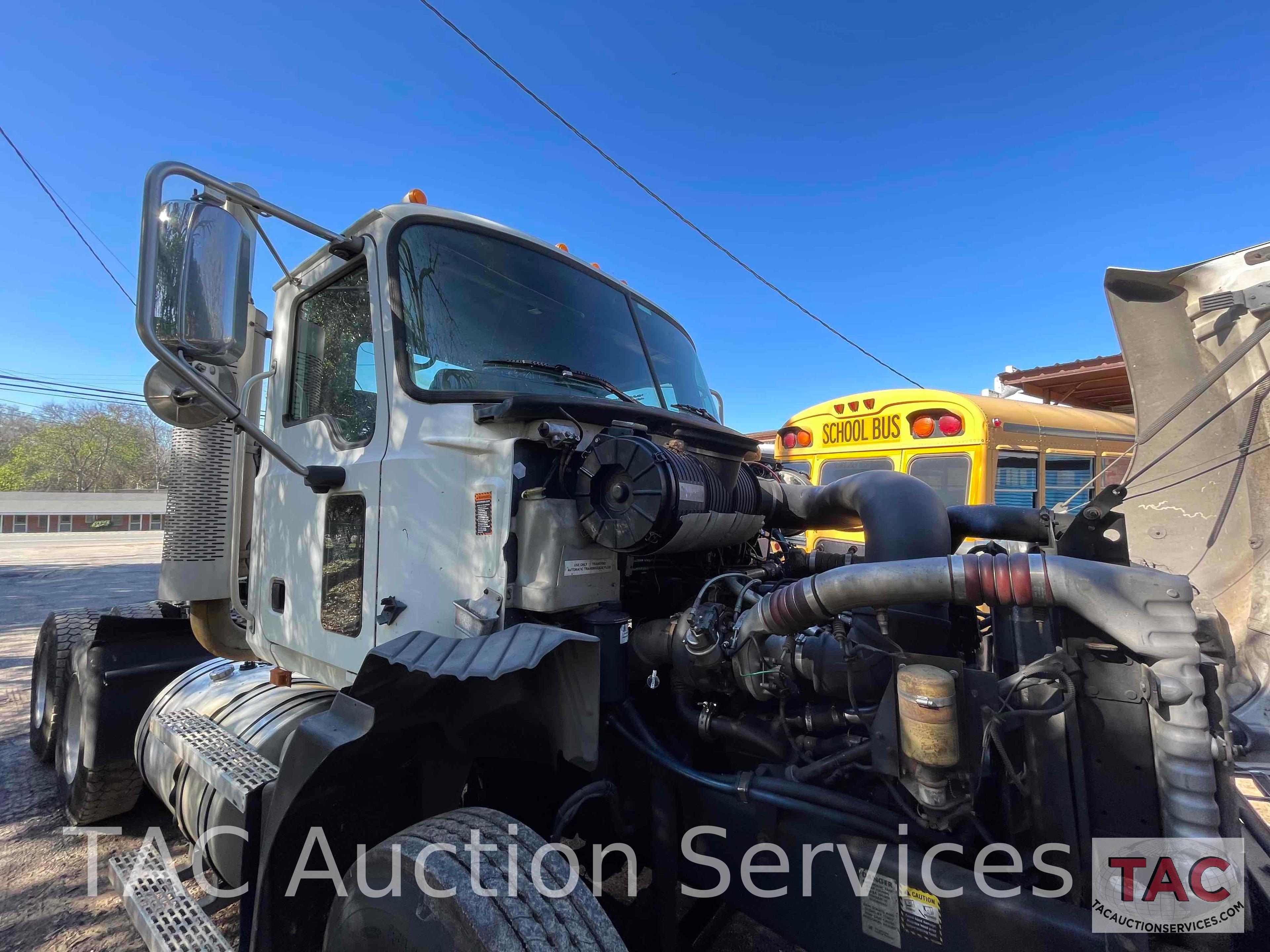 2007 Mack CXN613 Day Cab