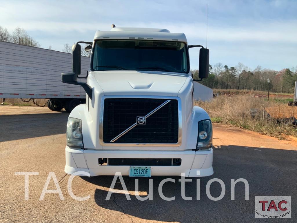 2014 Volvo VNL Sleeper Truck