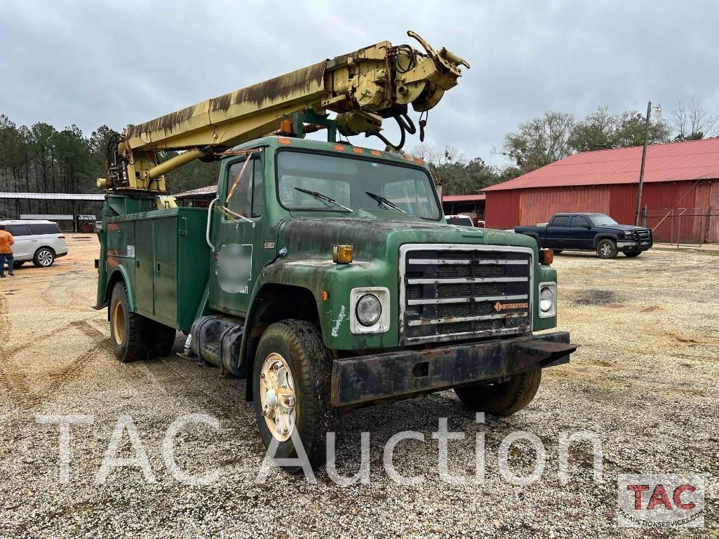 1987 International 1954 Digger Derrick