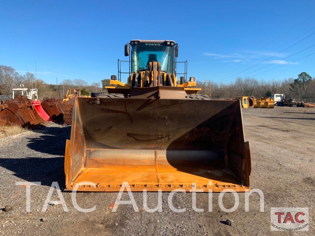 Volvo L220F Wheel Loader