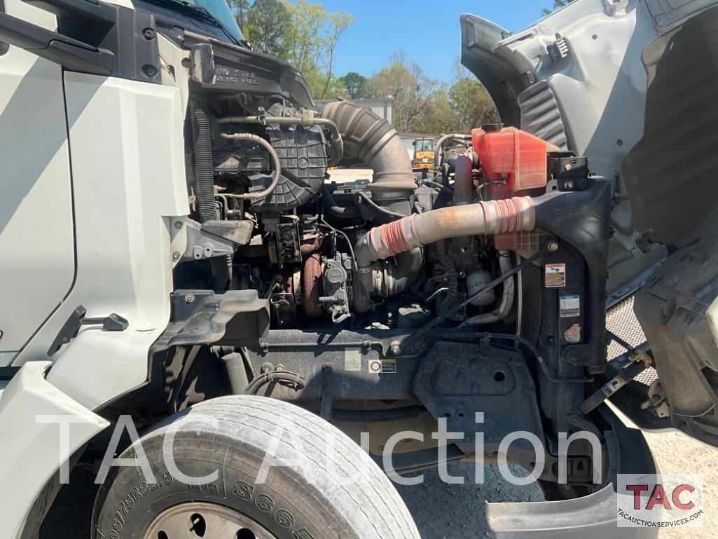 2016 Kenworth T680 Day Cab