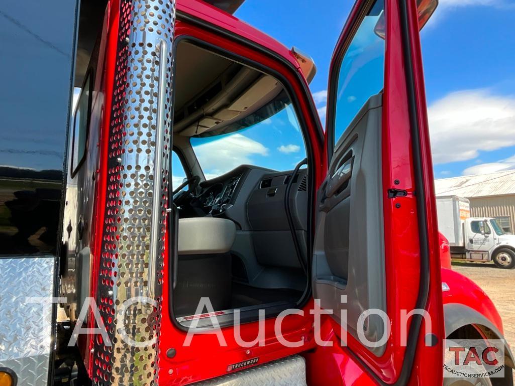 2016 Kenworth T880 Tri-Axle Dump Truck