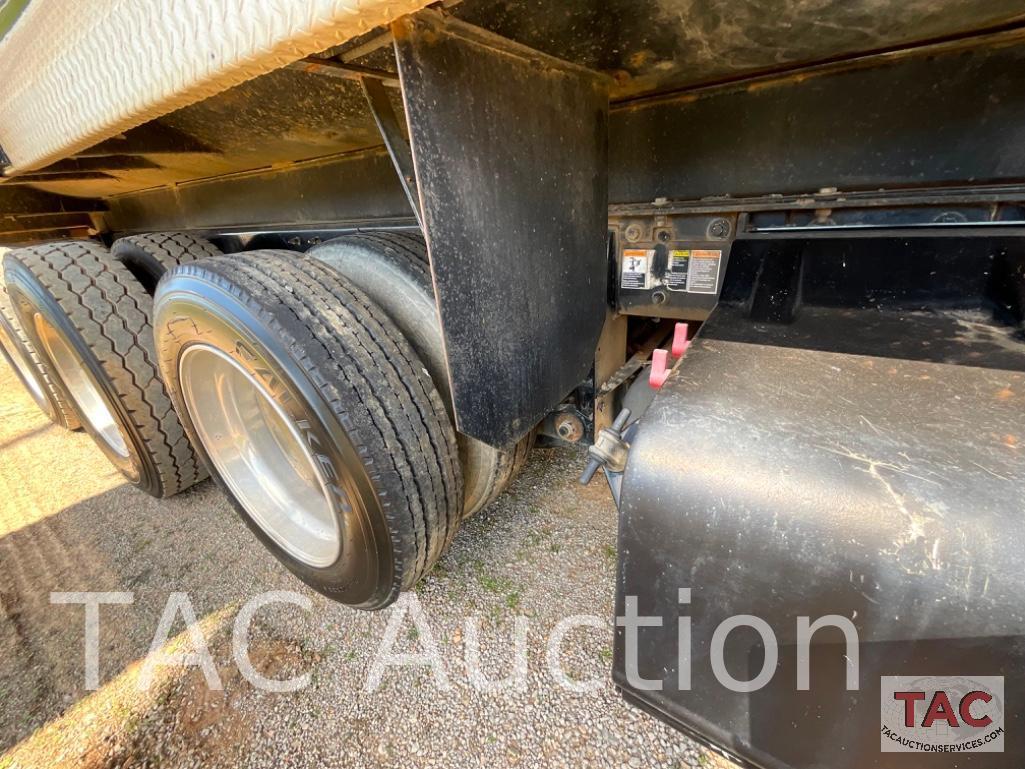 2016 Kenworth T880 Tri-Axle Dump Truck