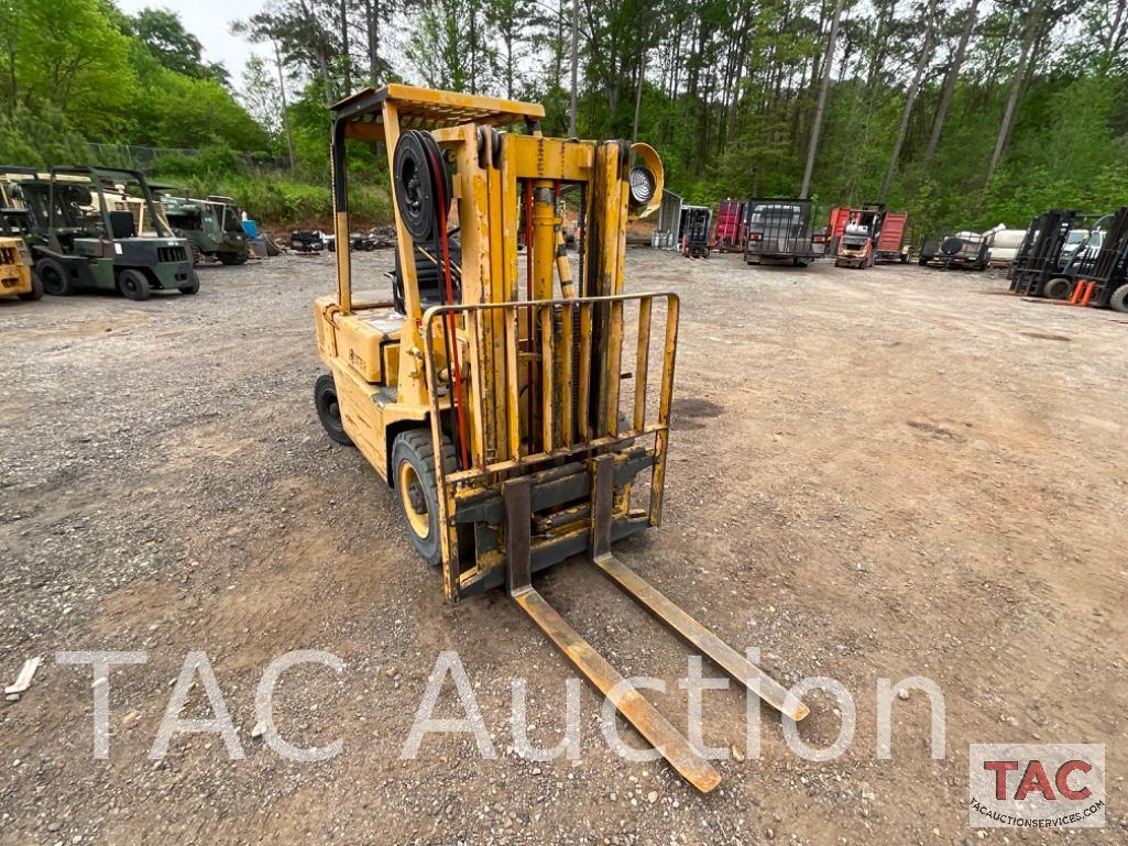 Hyster H40XLM 4000lb Diesel Forklift