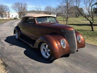 1937 Ford Cabriolet