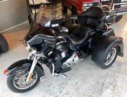 2012 Harley-Davidson FLHTCUTG Triglide Ultra Classic  Trike