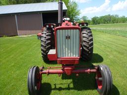 International 706 Tractor