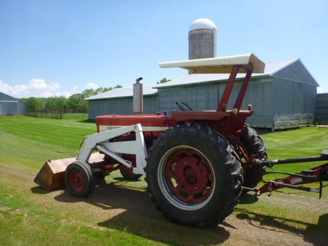 International 666 Tractor