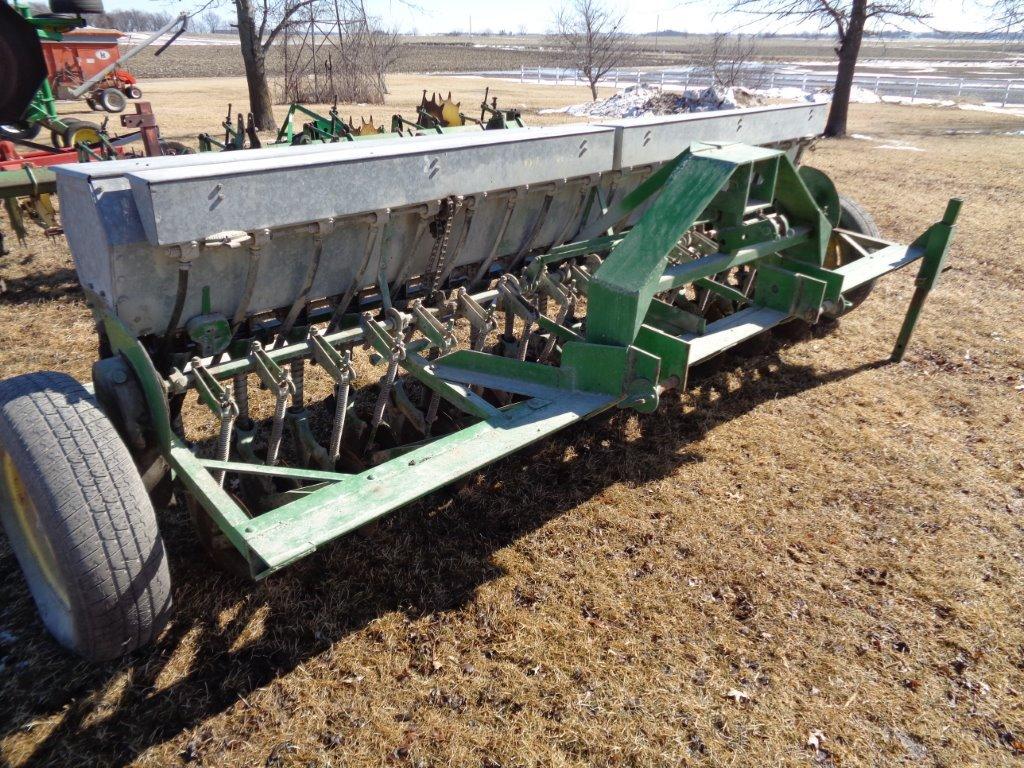 JD V-B 10' 3 pt Grain Drill w/ Grass Seed 18x7B