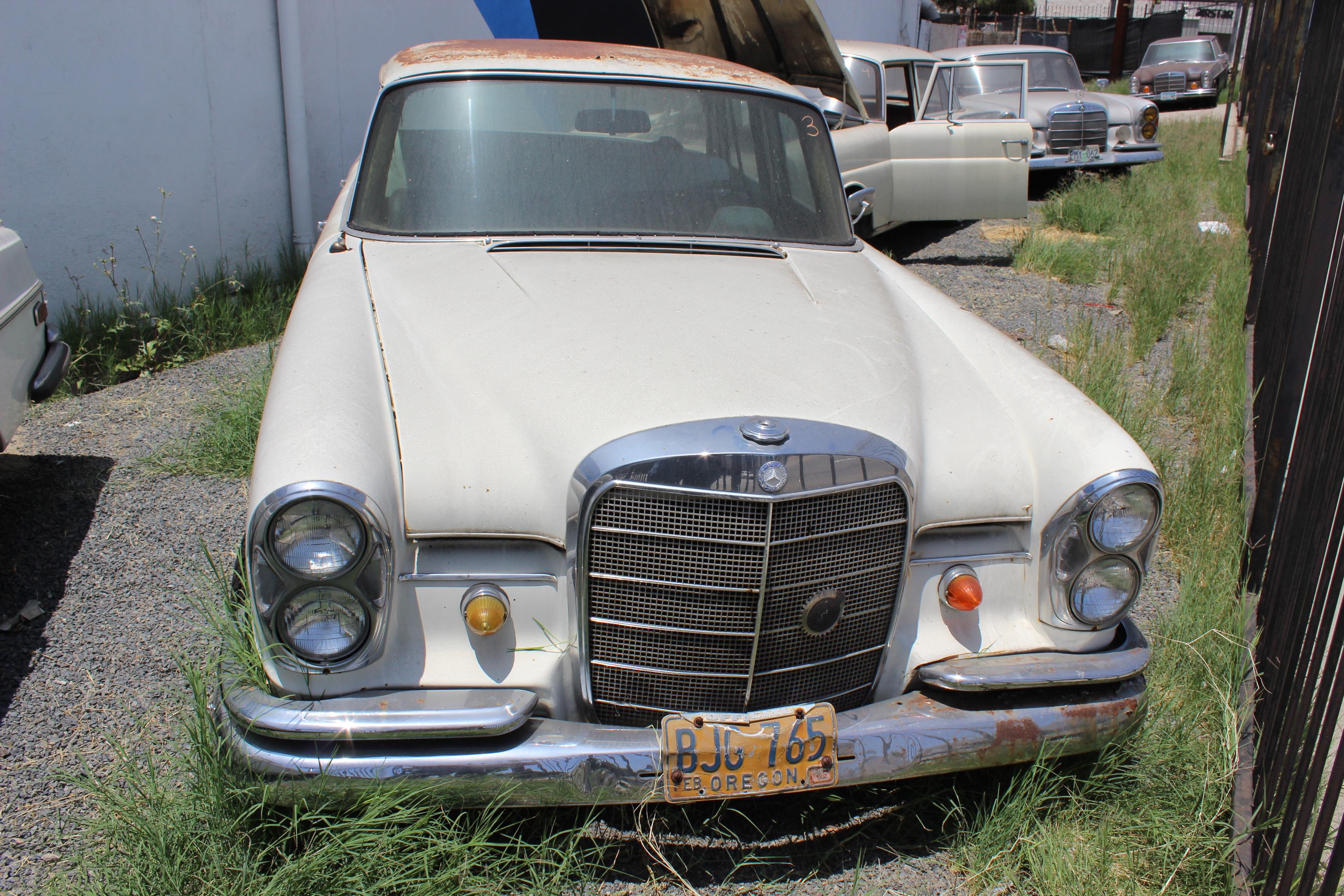 1967 Mercedes 230S Fintail