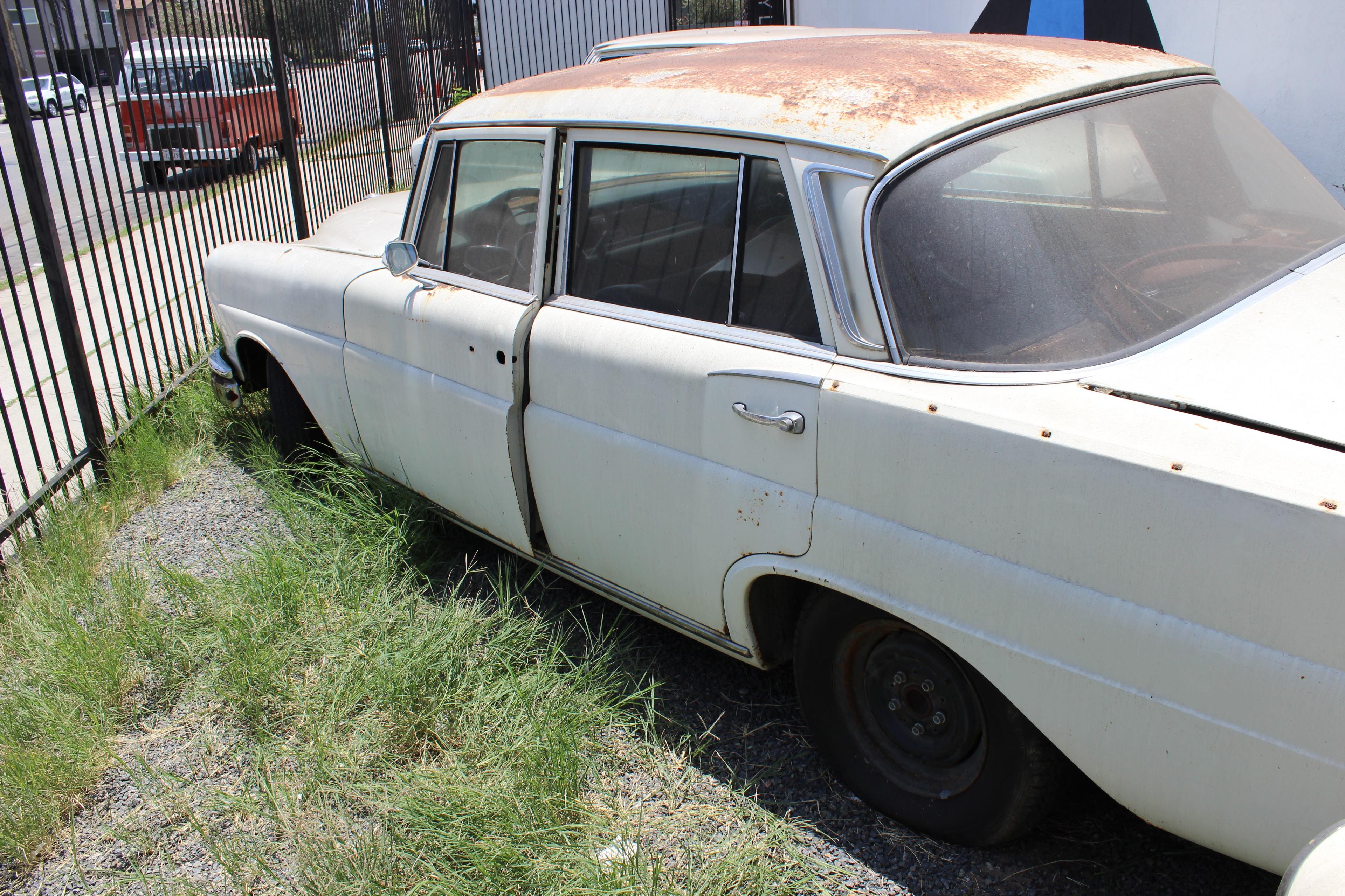 1967 Mercedes 230S Fintail