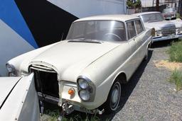 Mercedes 220s Fintail