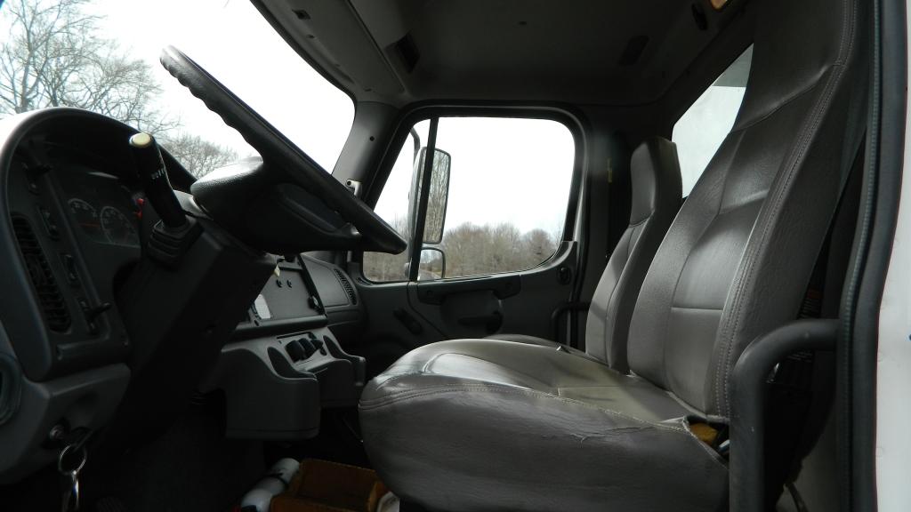 2007 Freightliner Oil Truck