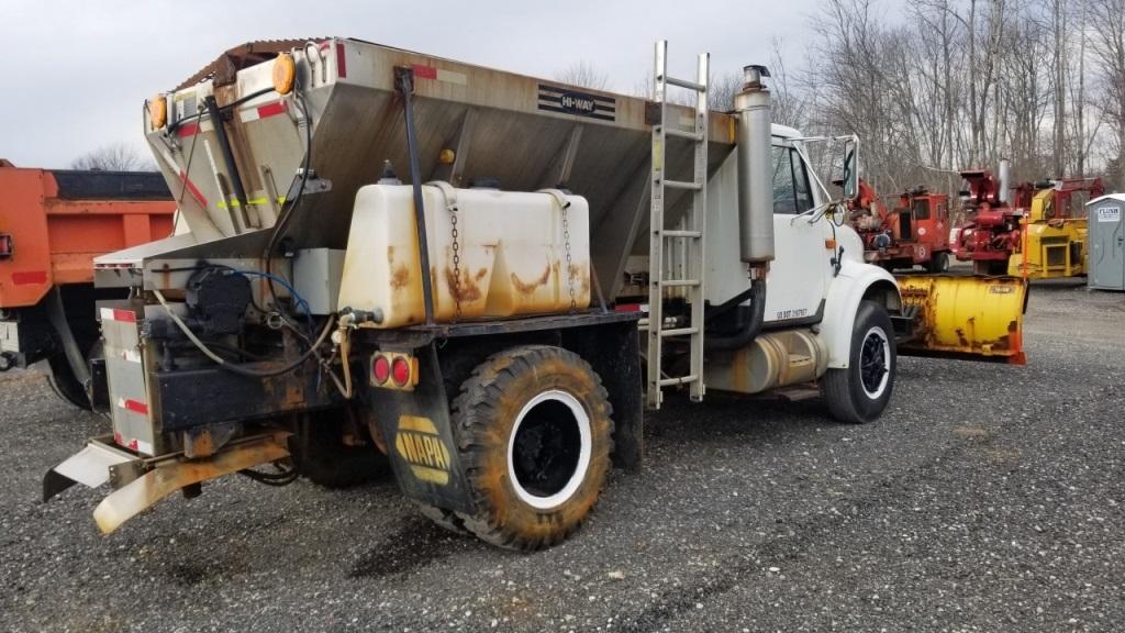 1992 International Sander Truck With Plow