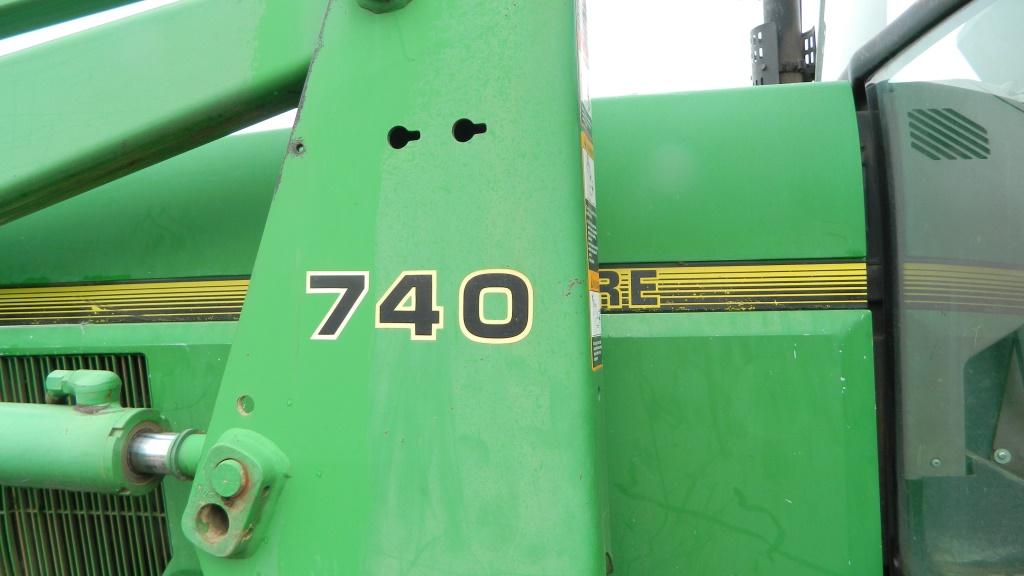 John Deere 7600 Tractor