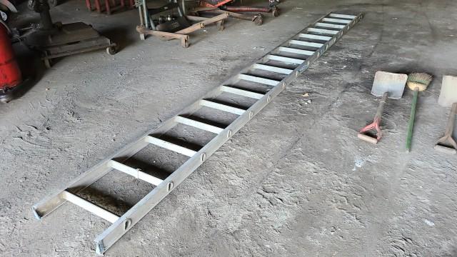 Aluminum ladder