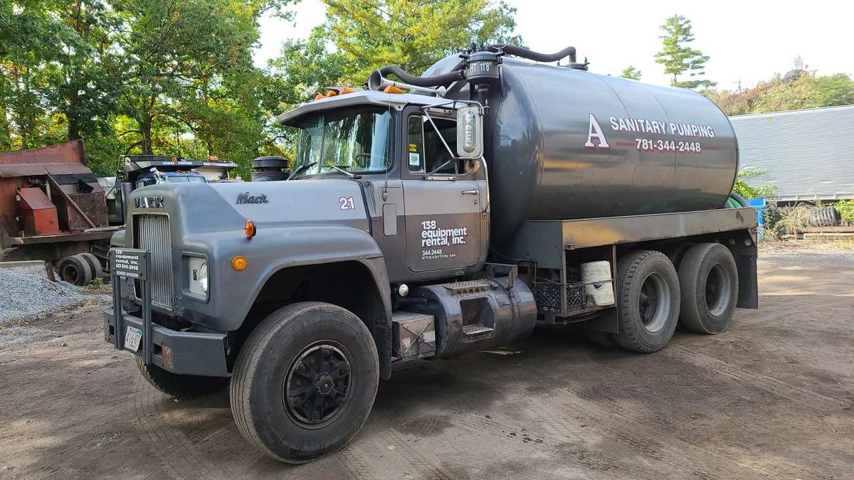 1979 Mack rd688sx pumper truck