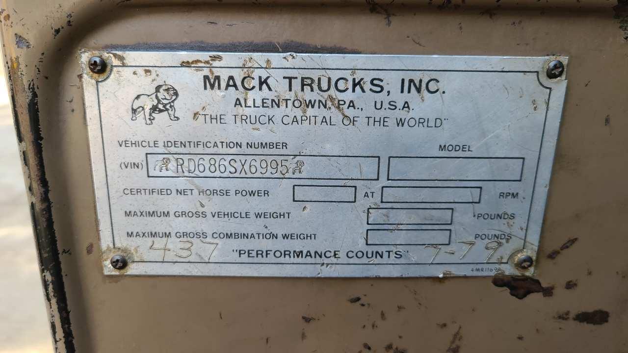 1979 Mack rd688sx pumper truck