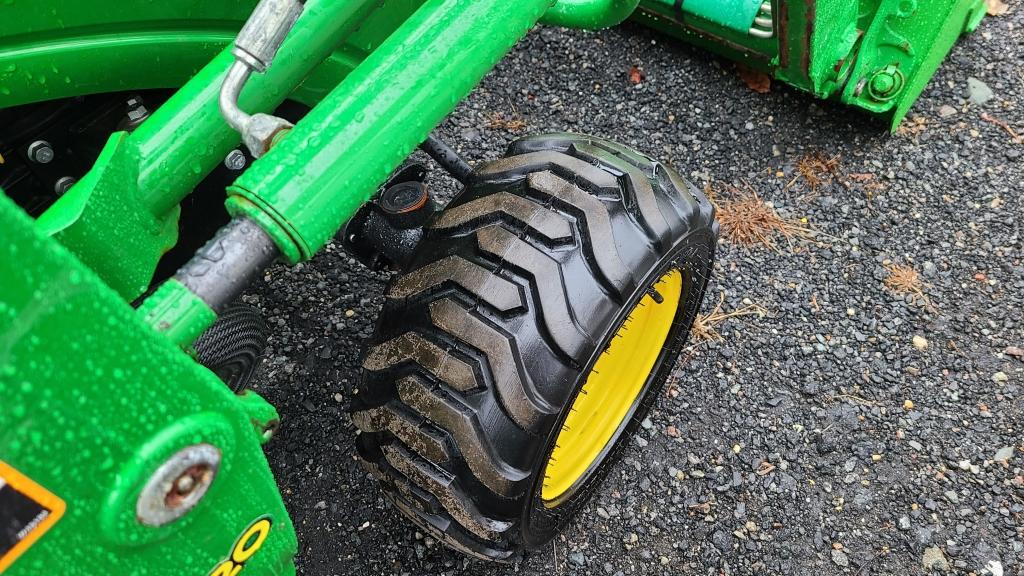 John Deere 1025 R Tractor