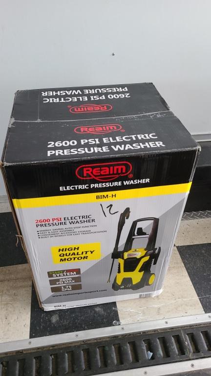 New 2600 psi electric pressure washer