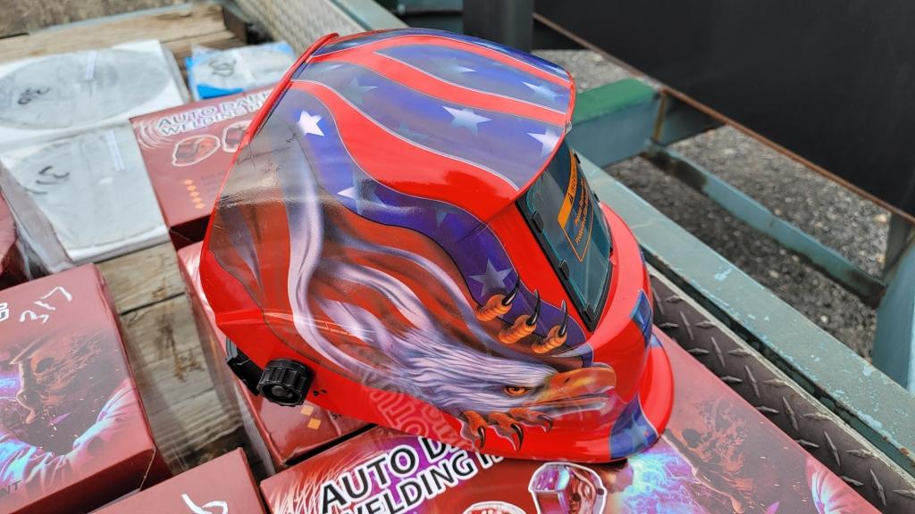 New Auto Darkening Welding Helmet