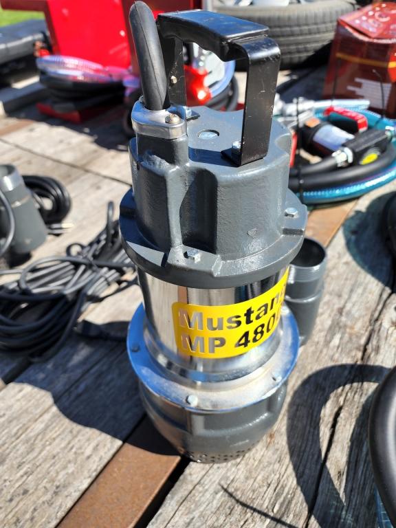 New mustang mp4800 12v submersible pump