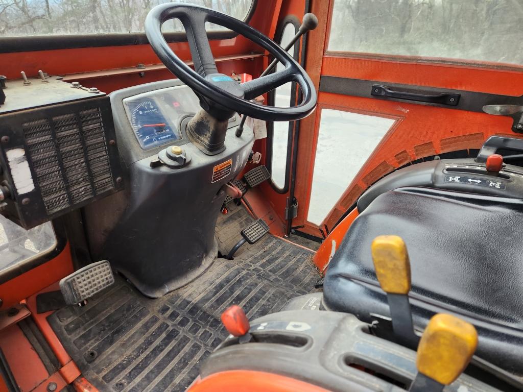 Kubota B1700 HST 4x4 Tractor