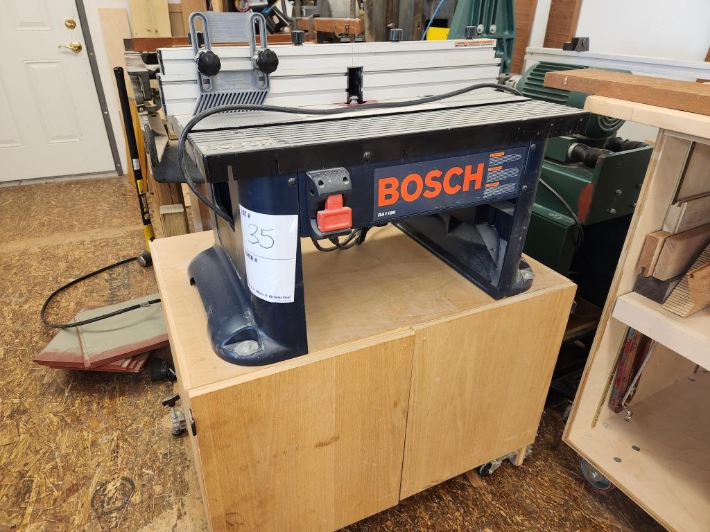 BOSCH Model RA1182 Router w Rolling Base