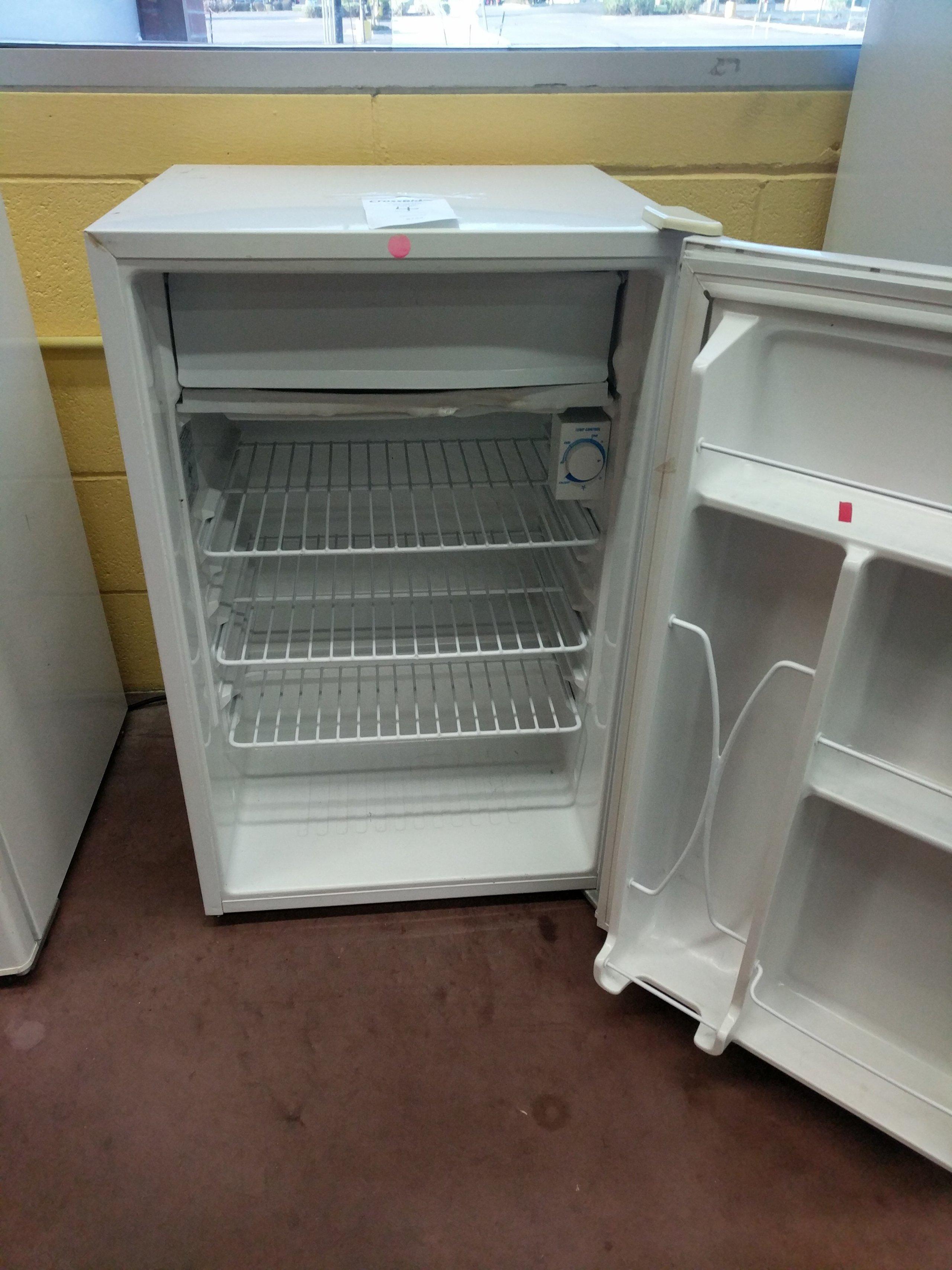 GE Apartment Size Refrigerator Freezer