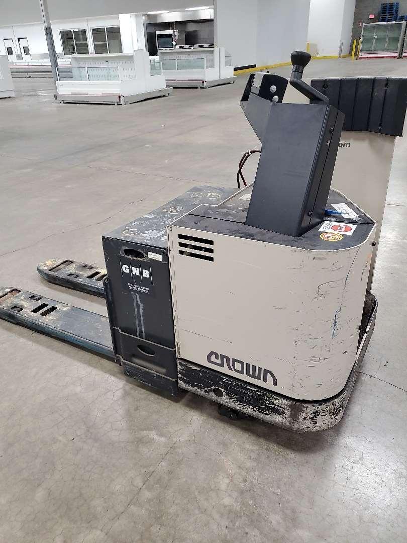 Crown Model Number: PR3020-60, 6000lb Capacity Ride On Electric Pallet Jack