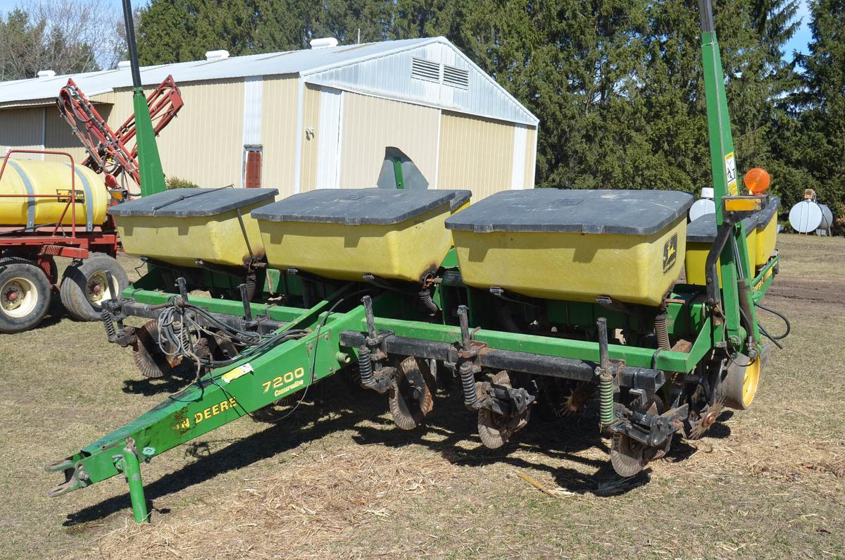 John Deere 7200 Conservation 6 RN Corn Planter