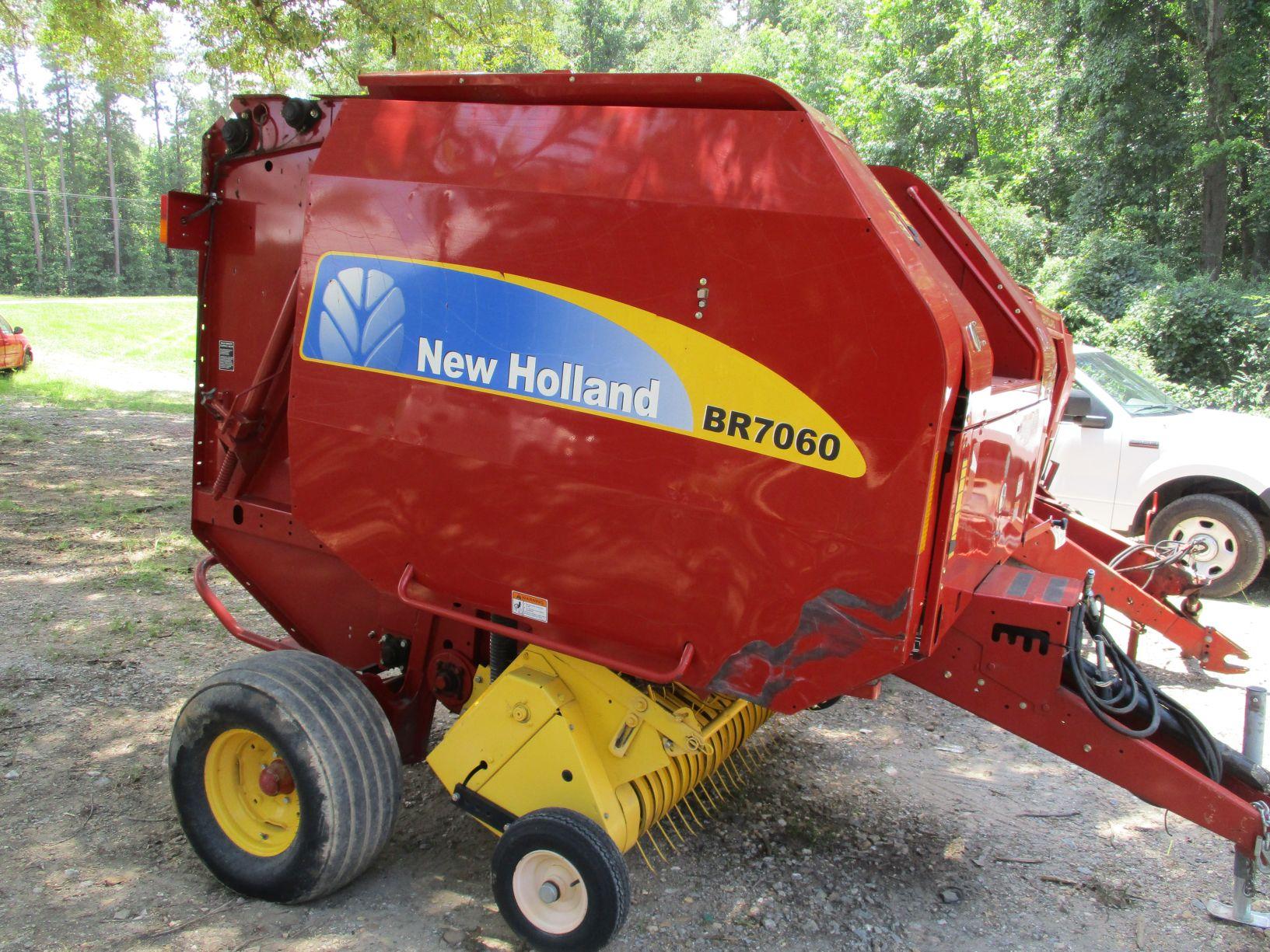 NEW HOLLAND BR7060 HAY BALER, S/N Y9N043561