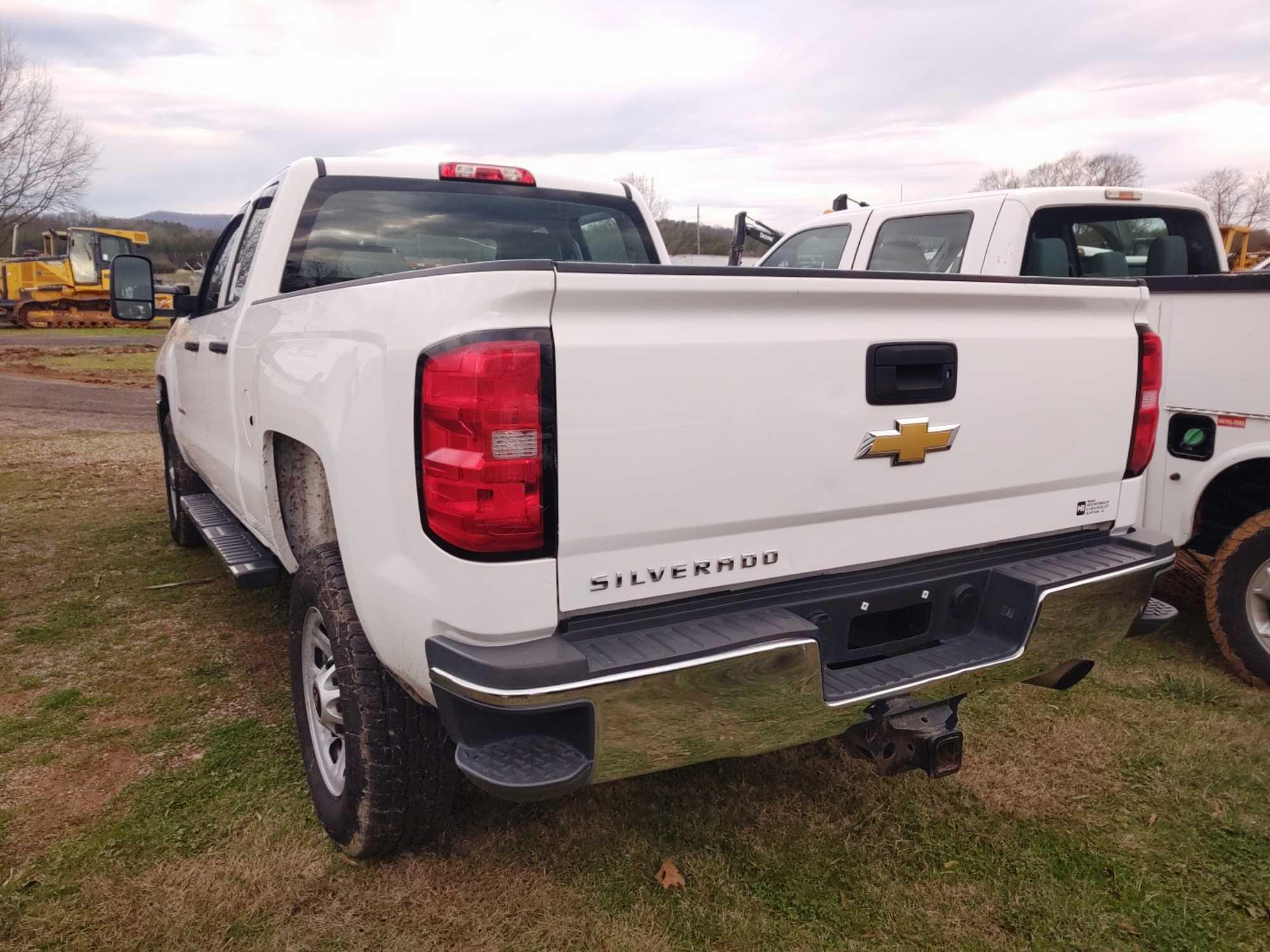 2015 CHEVROLET 2500HD, VIN 1GC2CUEG3FZ508884, VORTEC V8 GAS MOTOR, 4DR, CREW CAB, A/T, TRAILER TOW,