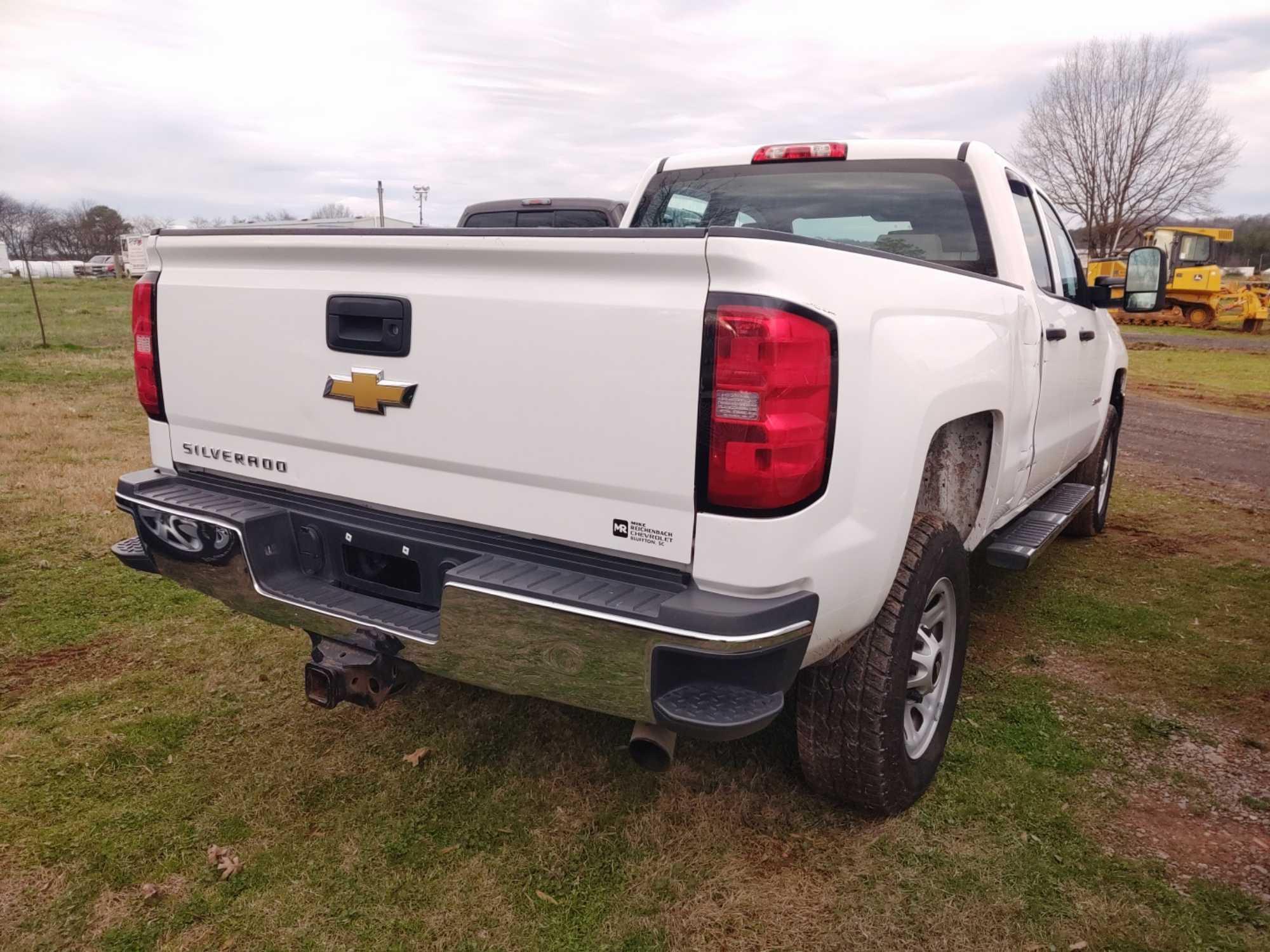 2015 CHEVROLET 2500HD, VIN 1GC2CUEG3FZ508884, VORTEC V8 GAS MOTOR, 4DR, CREW CAB, A/T, TRAILER TOW,