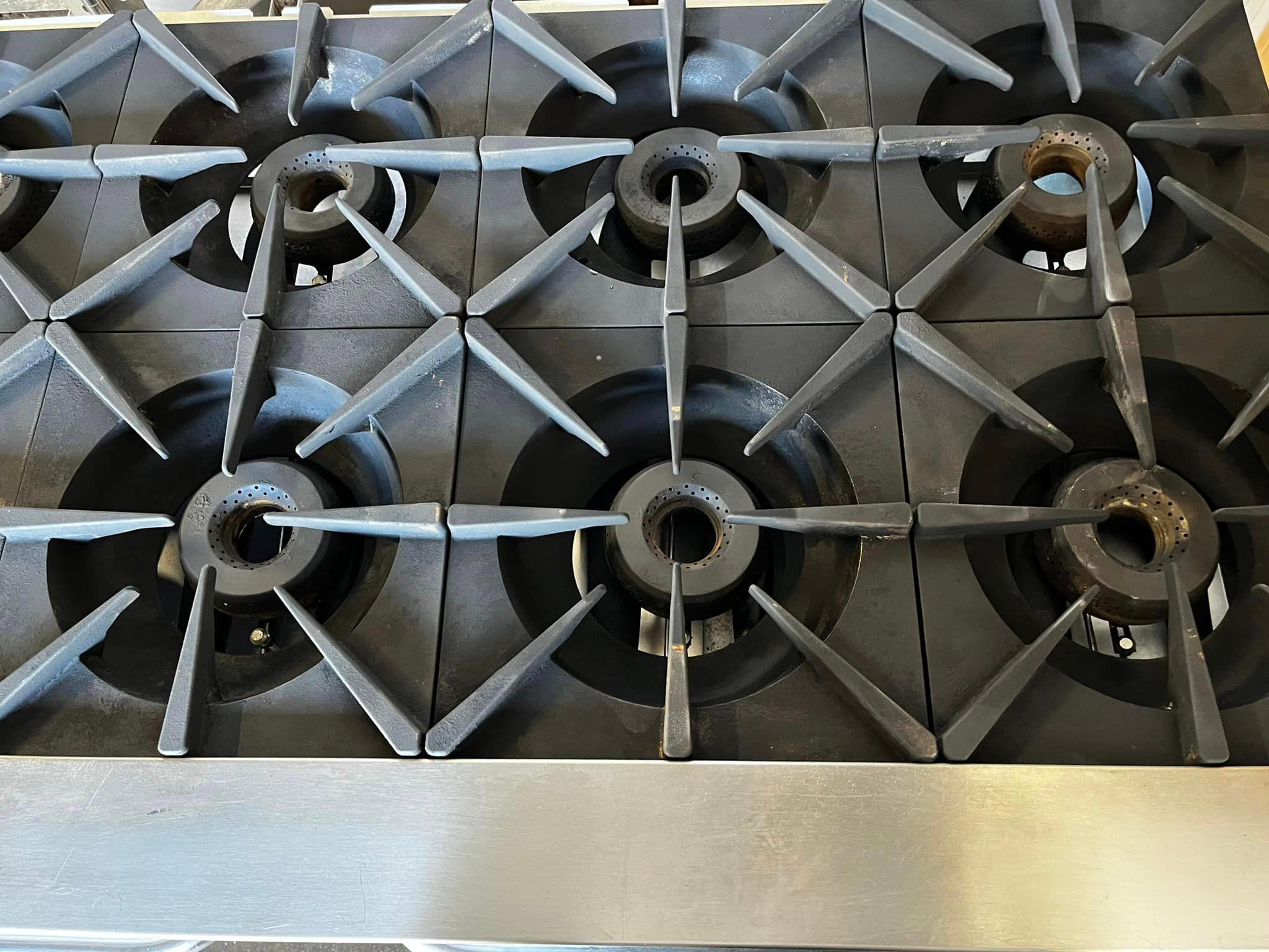 Vulcan 10 Burner Gas Range w/2 Ovens Below