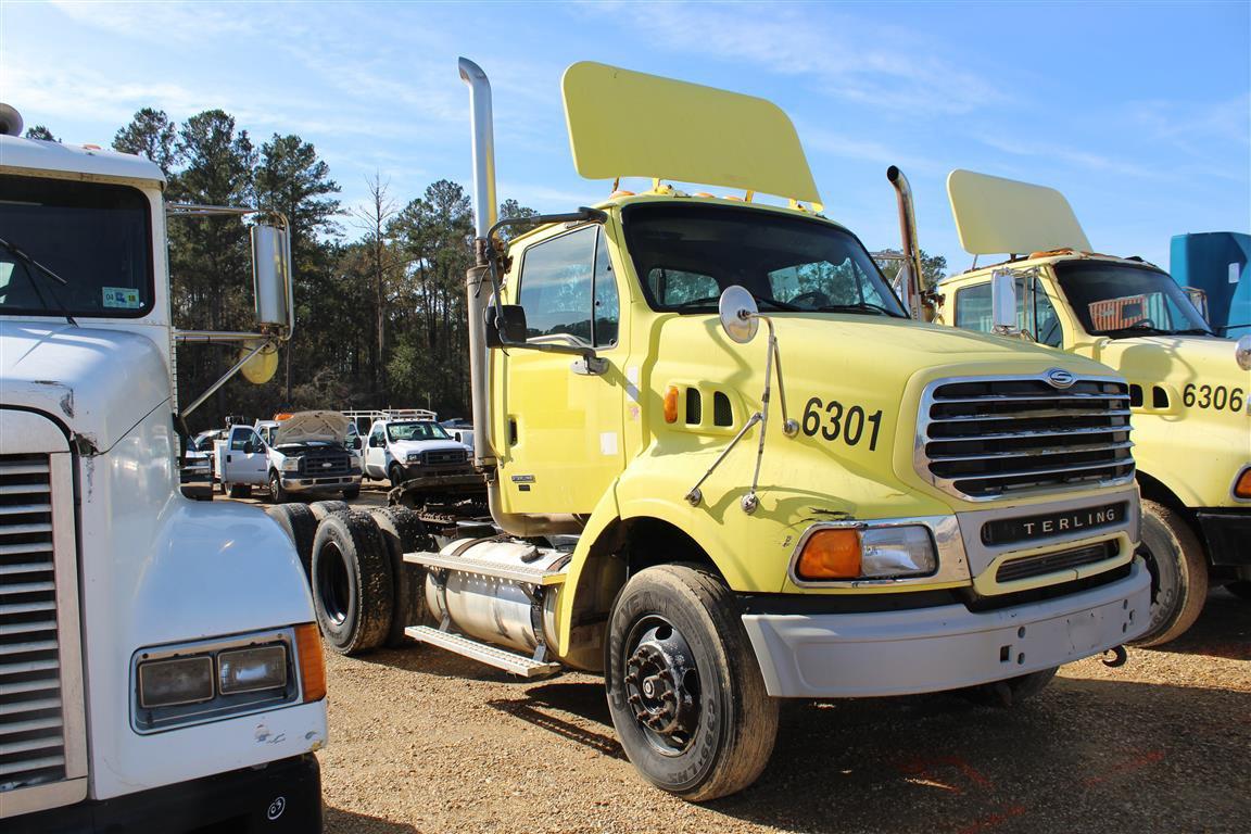 STERLING AT9500 Day Cab, Mercedes Diesel Engine, 10 Speed Transmission, Air Slide 5th Wheel, Air Rid