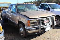 GMC 3500 SALVAGE, Dually, Extended Cab, Diesel Engine, Standard Transmission, Single Axle  ~ Y