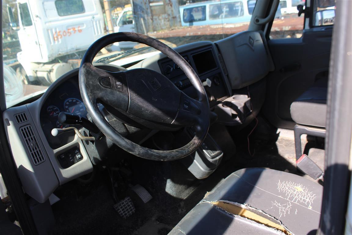 INTERNATIONAL DURASTAR 4300 SALVAGE, Cab & Chassis, Diesel Engine, Automatic Transmission, Single Ax