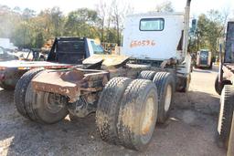 VOLVO WG42 SALVAGE, Air Slide 5th Wheel, Volvo Diesel Engine, Standard Transmission, Tandem Axles, N