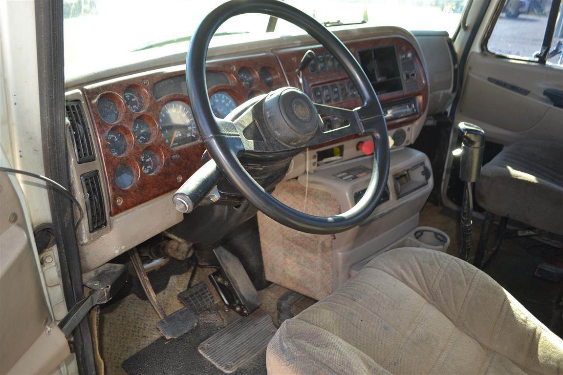 MACK CH613 Aluminum Headache Rack, Camelback Suspension, 11R24.5 on Alum. Wheels, Diesel Engine, 10